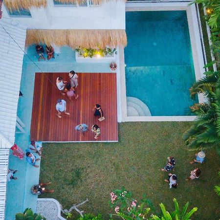 Guru Canggu Exteriör bild