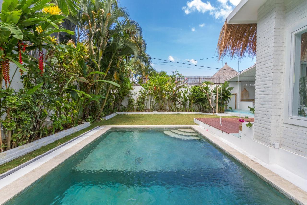 Guru Canggu Exteriör bild