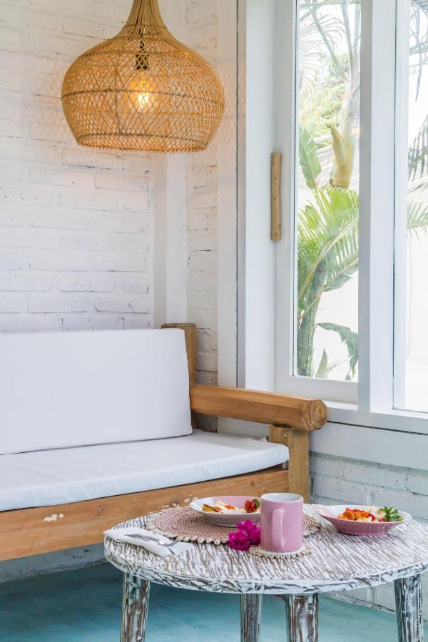 Guru Canggu Exteriör bild