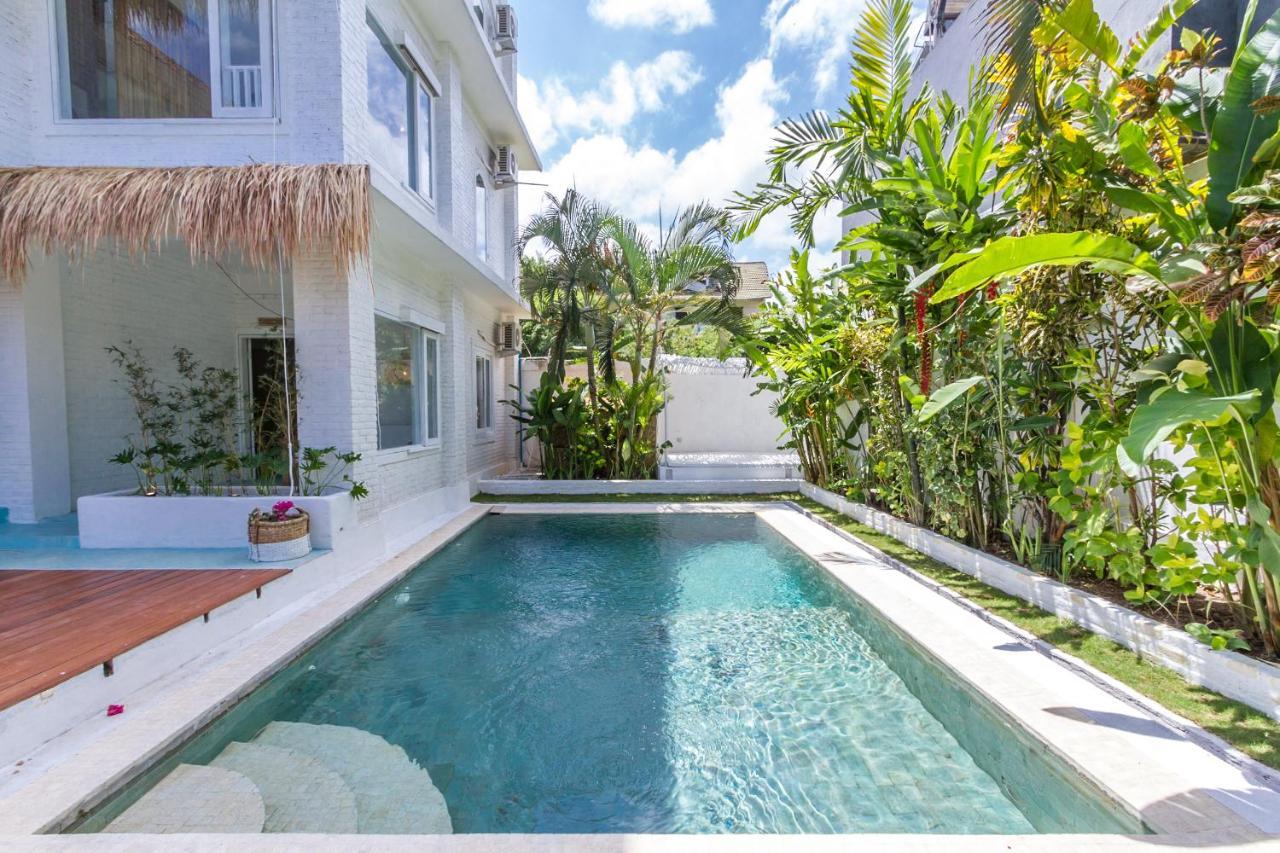 Guru Canggu Exteriör bild